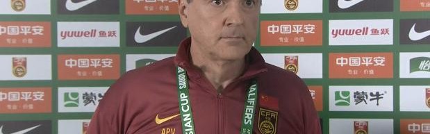 记者：U22国足进攻不太流畅首先是磨合问题，其次是队员状态+战术