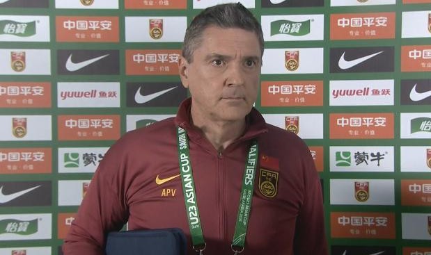 记者：U22国足进攻不太流畅首先是磨合问题，其次是队员状态+战术