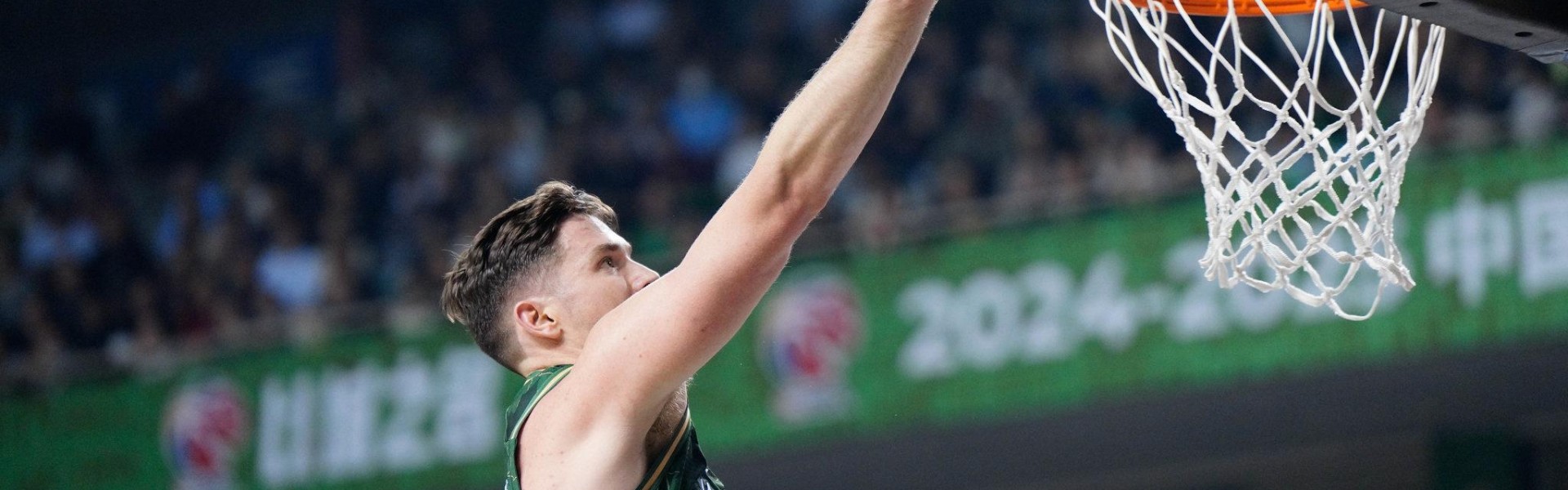 媒体人：CBA引进外援受NBA和欧洲影响不小 利夫在欧洲3年300万刀